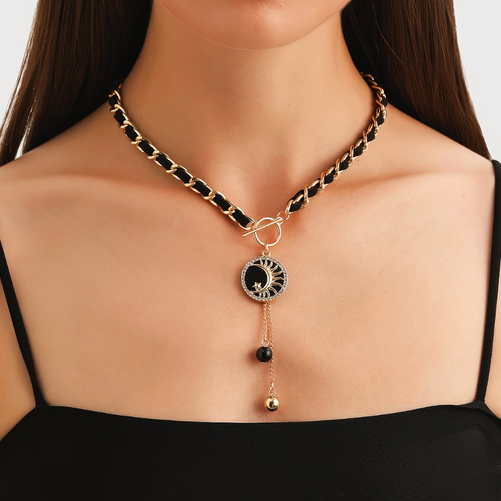 Collar de terciopelo negro de  - Luxury Lifestyle Party reseña y precio